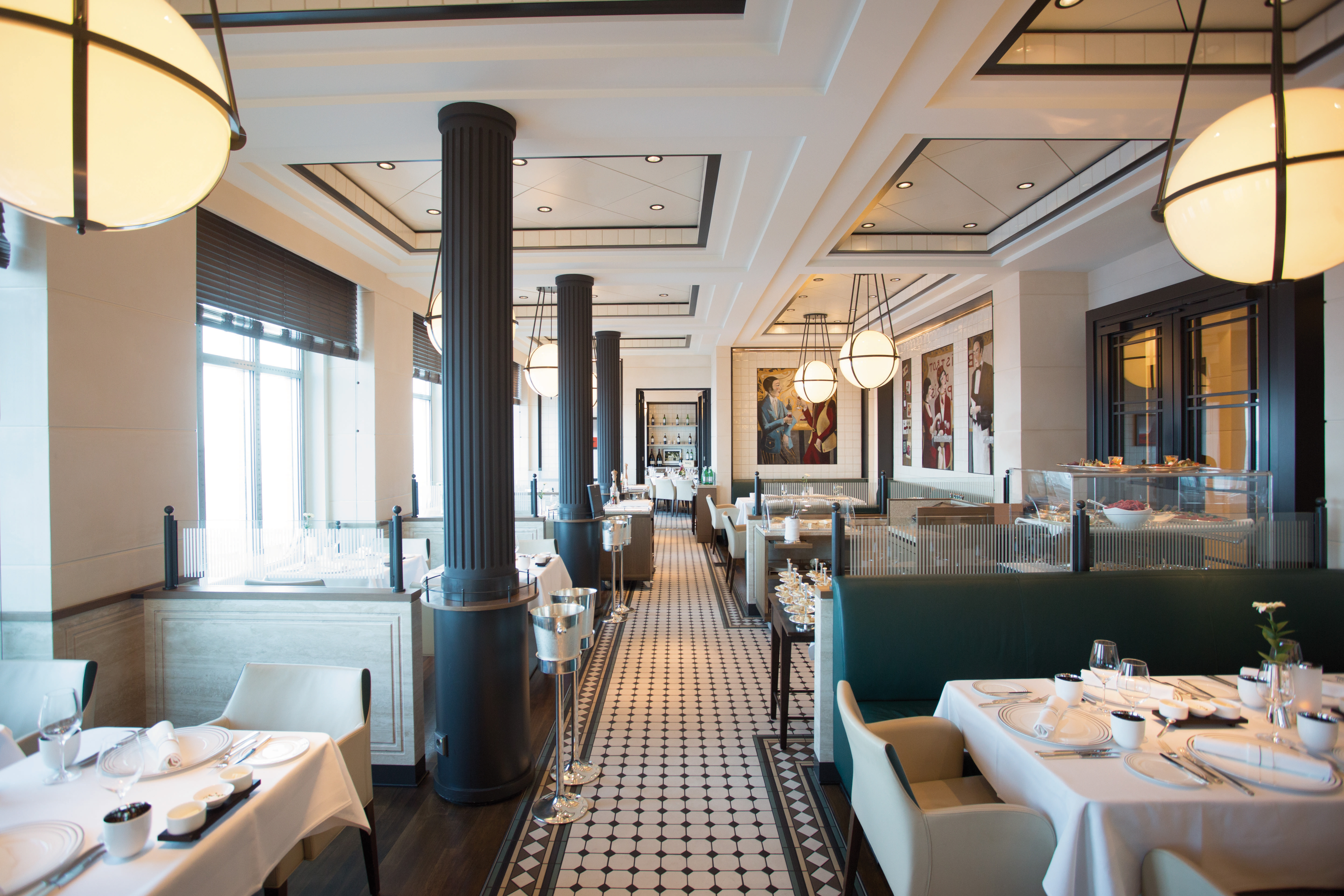 Hapag Lloyd EUROPA 2 Tarragon 2.jpg